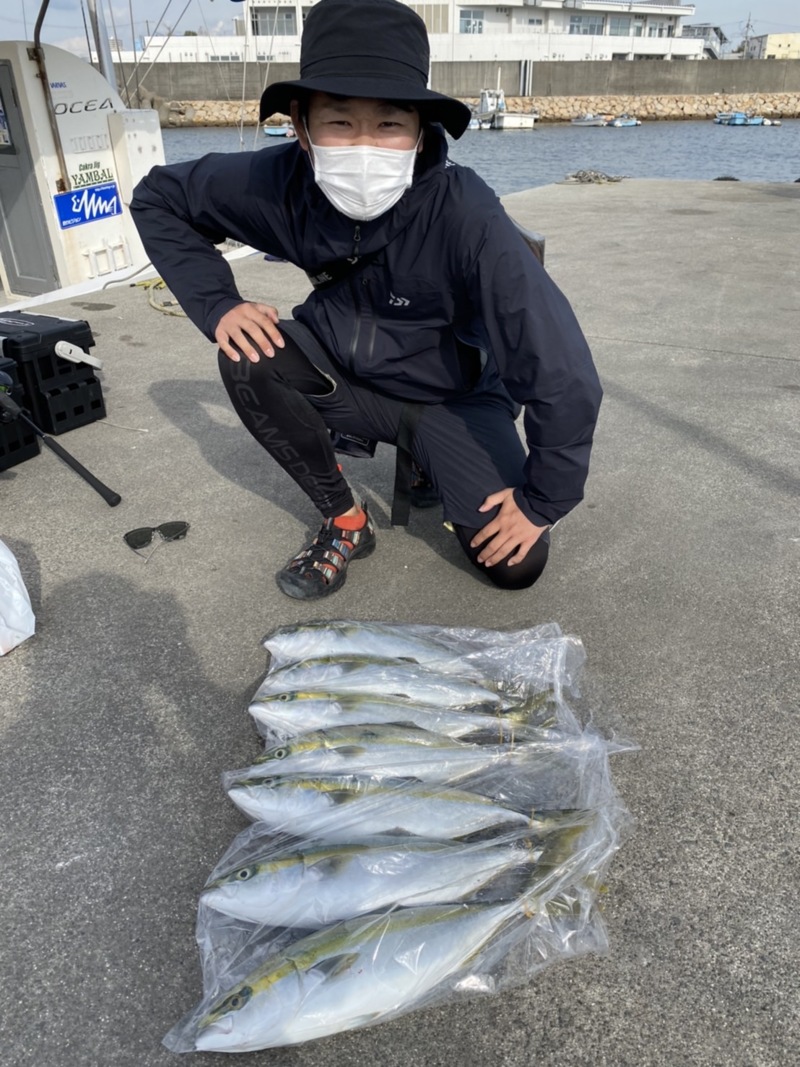 兵庫県明石市 大雄丸の船釣りでハマチ・タチウオ・サワラ釣果