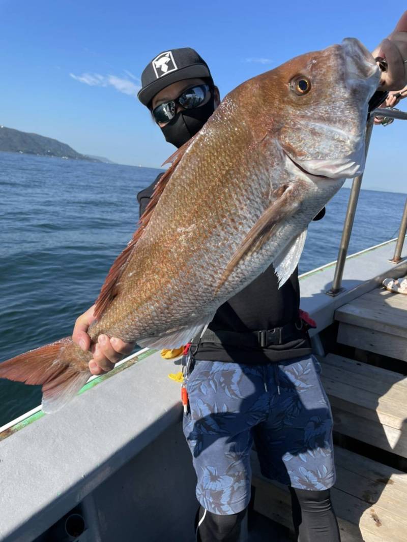 兵庫県明石市 利弥丸の船釣りでマダイ釣果