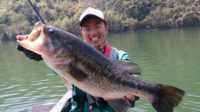 「岡山県リザーバー」ダム湖でルアー、ブラックバス爆釣!