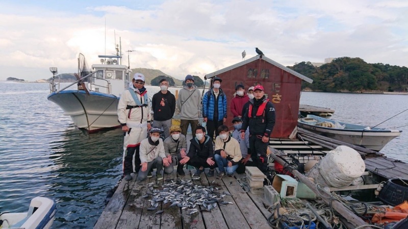 三重県鳥羽小浜 浜辺屋の筏釣りでチヌ釣果