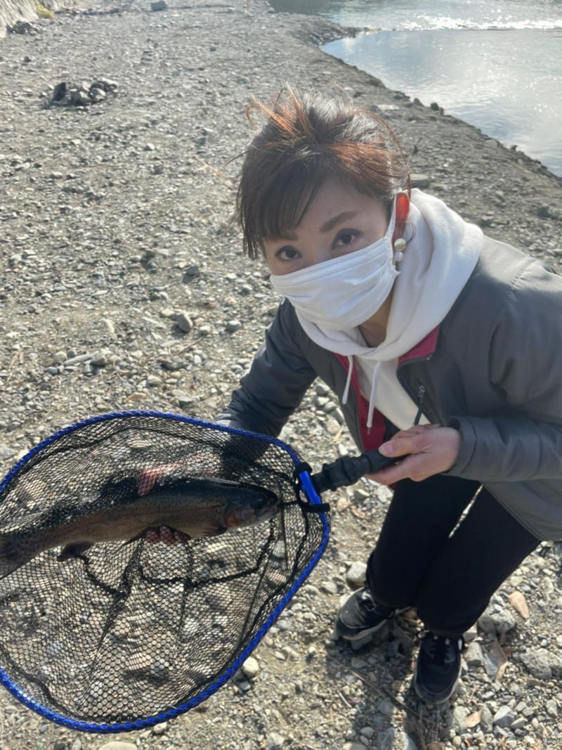 大阪府高槻市 の芥川マス釣り場でニジマス釣果
