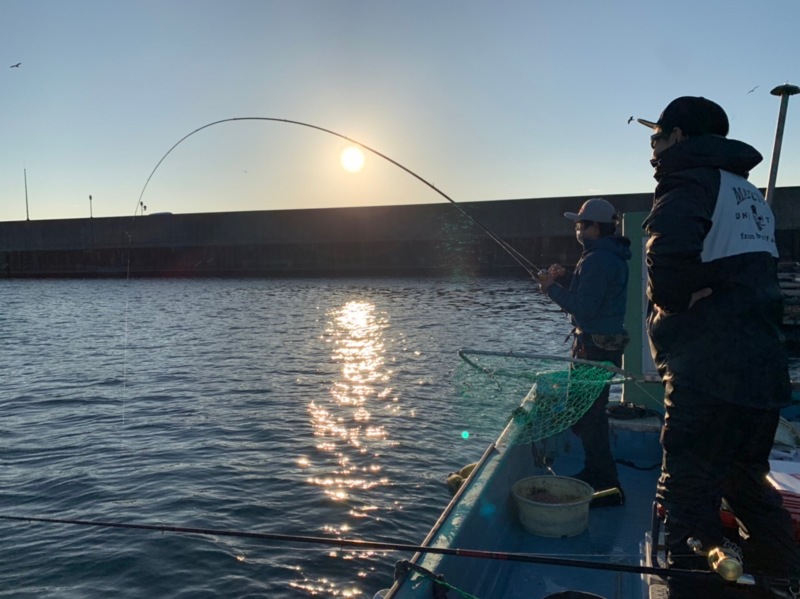 和歌山県串本 あけみ丸の船釣りでマダイ・アジ・イサキ釣果