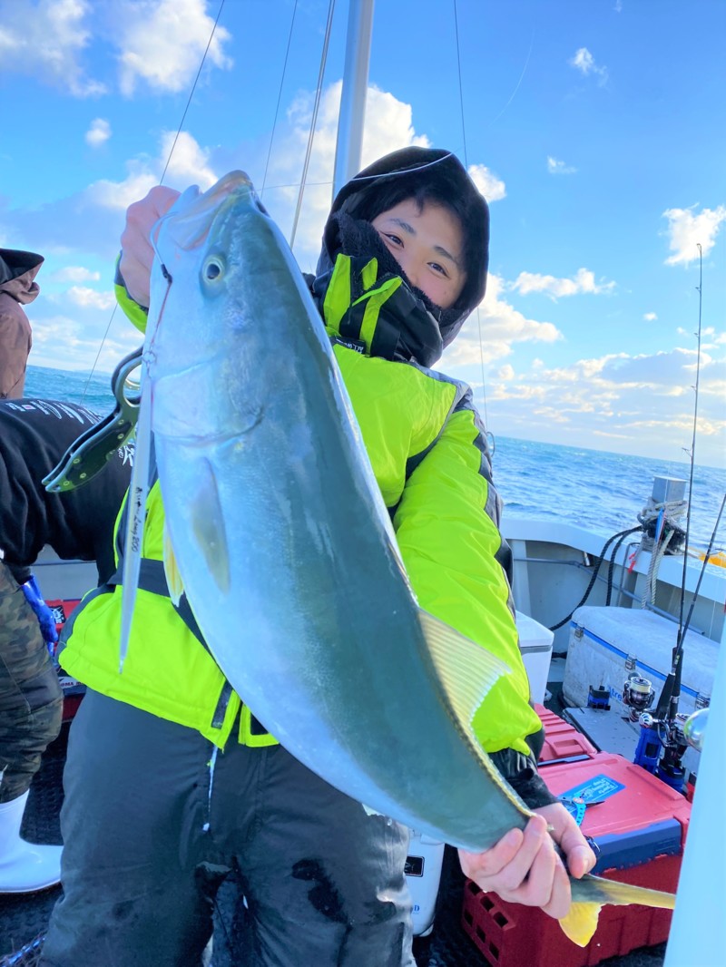 兵庫県沼島 盛漁丸の船釣りでブリ・メジロ釣果