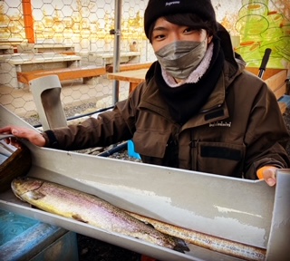 滋賀県 高島の泉のトラウトでニジマス釣果