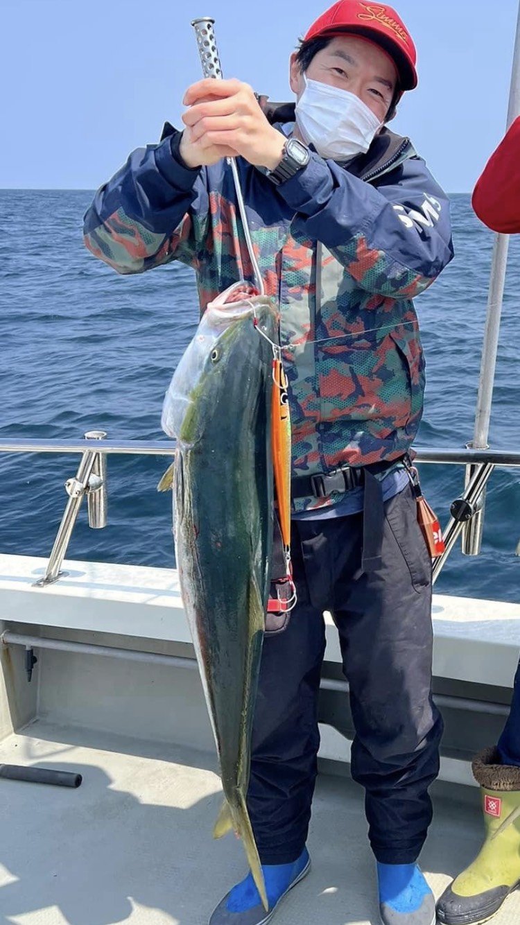 京都府宮津 エビスのジギングで鰤釣果