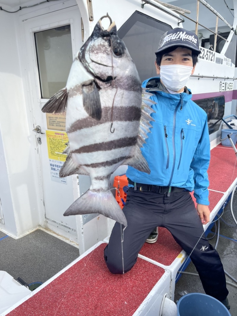 船釣りで石鯛!!