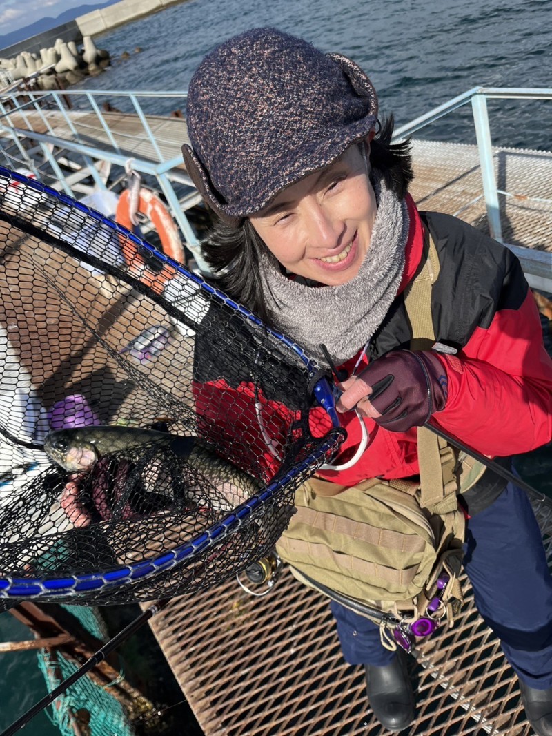 大阪府泉南の小島養魚場にてスプーンでサーモントラウト釣果