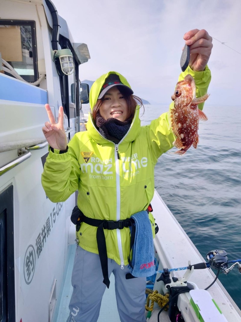 福井県世久見の船釣り胴突き五目でガシラ、マハタ釣果