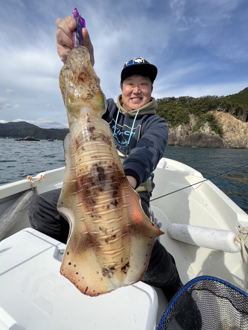 三重県引本のレンタルボートでロック、エギング釣果
