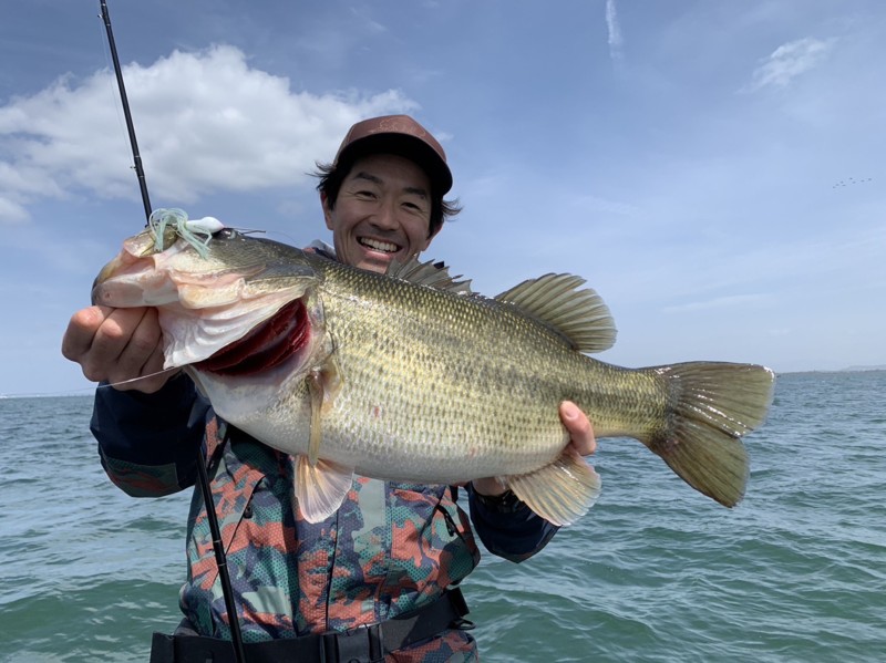 滋賀県琵琶湖ボートでブラックバス2連続ロクマル釣果!!!