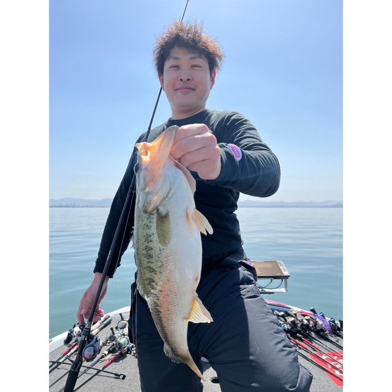 滋賀県琵琶湖にてボートで春のブラックバス釣果