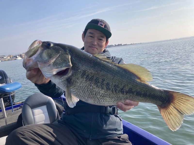 滋賀県大津市より琵琶湖レンタルボートでブラックバス釣果