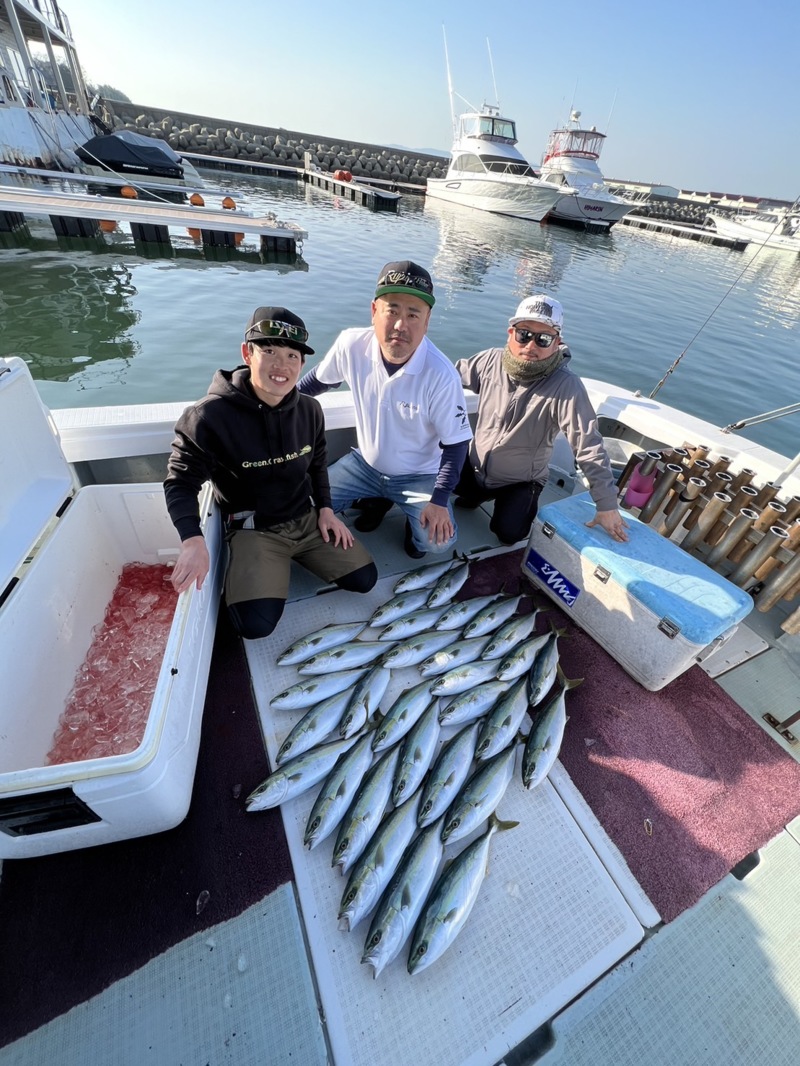 大阪府泉北忠岡よりボートキャスティングでハマチ釣果