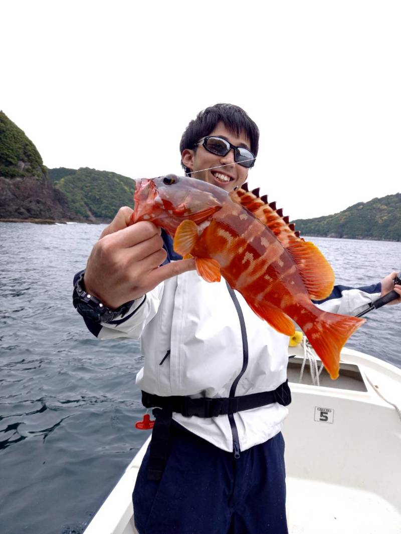 三重県引本浦ボートロックでアカハタ釣果