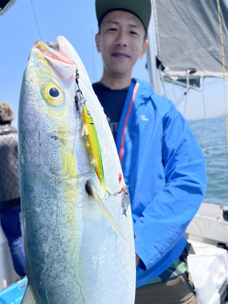 西宮神戸マリーナから大阪湾・明石周辺のSLJでハマチ釣果
