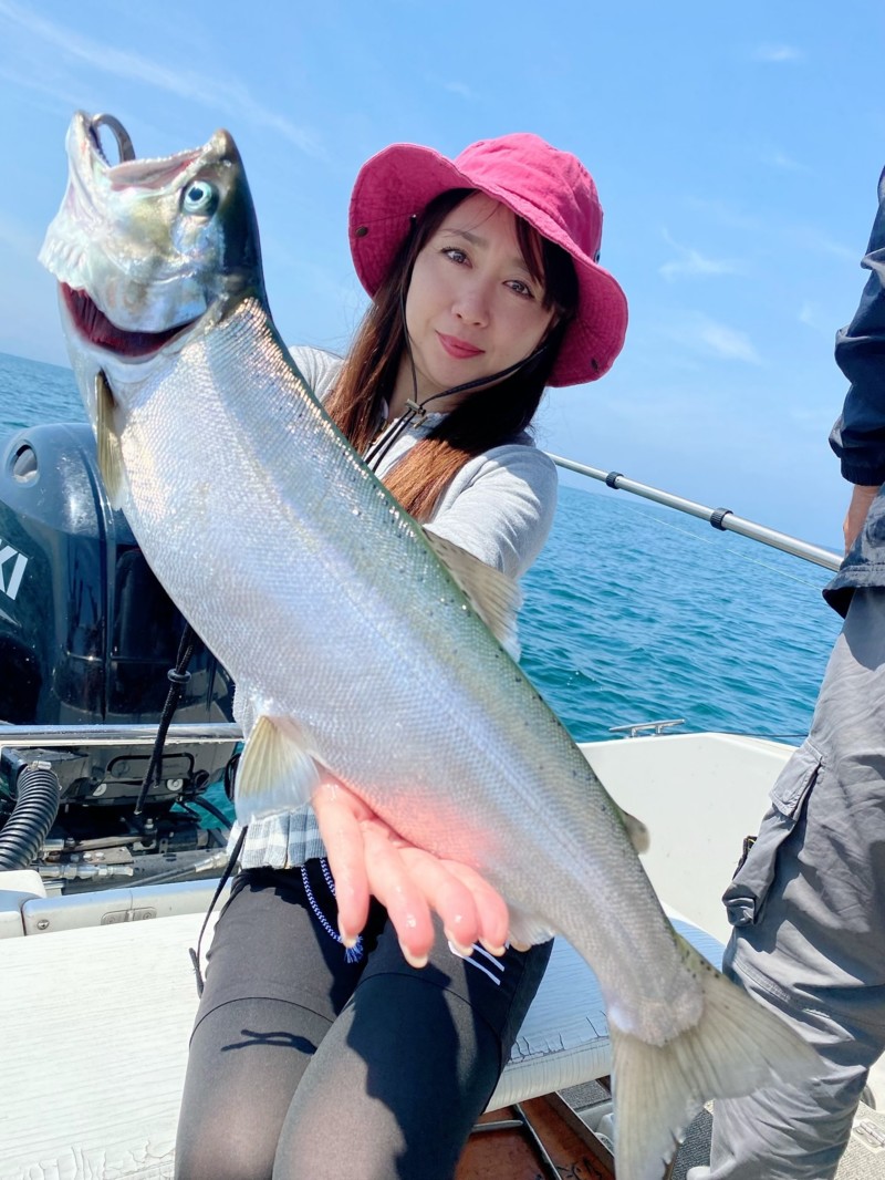 琵琶湖ガイドDubHandFのトローリングでビワマス釣果