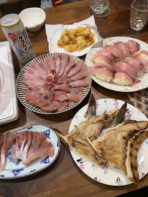 日本海宮津ハピネス2のオフショアジギングでブリ・メジロの釣果