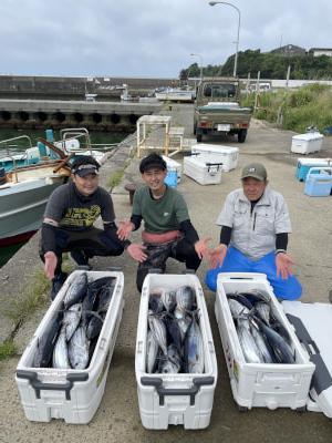 絶好調!和歌山波浪ブイカツオ