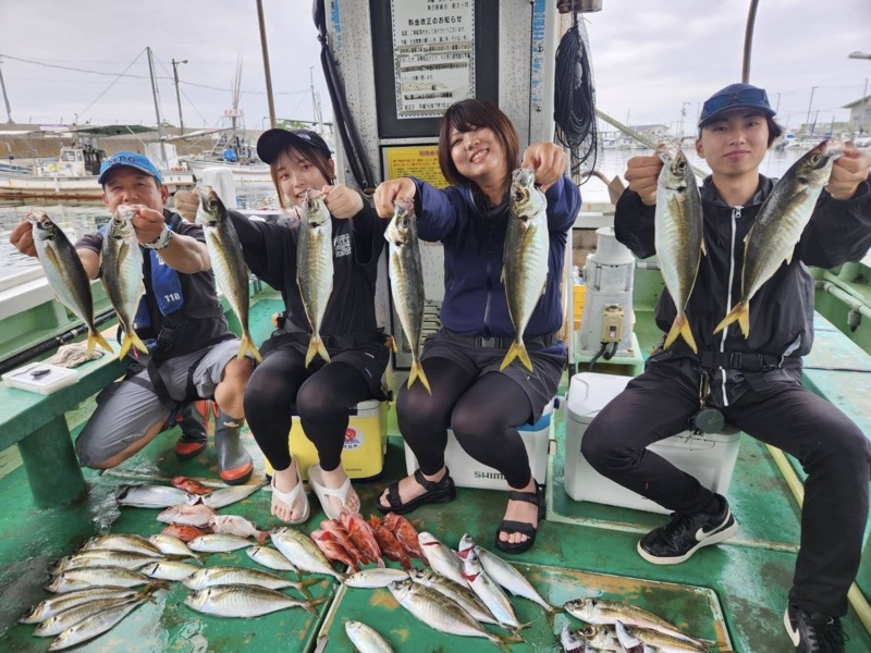 泉南の第二小島丸でアジ五目便!