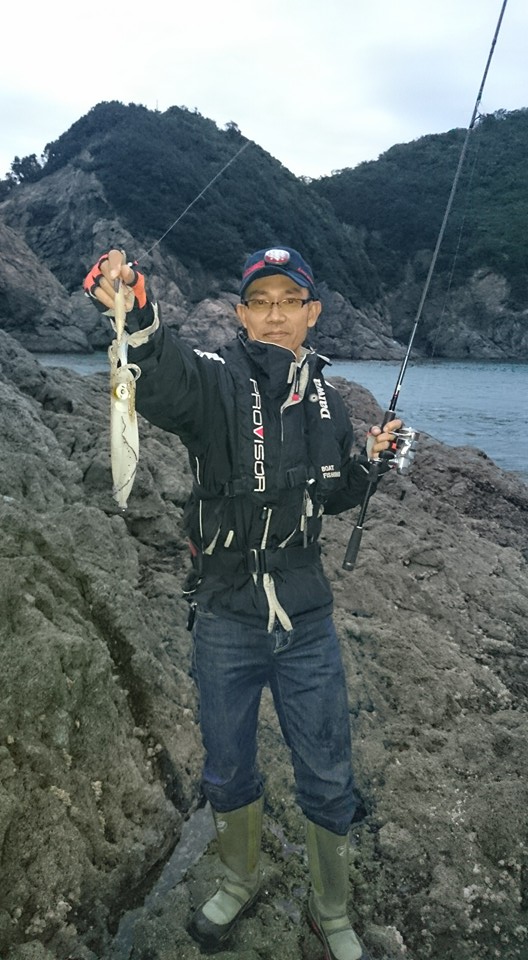 「和歌山県中紀衣奈」磯エギング・胴突き五目|アオリイカ釣果