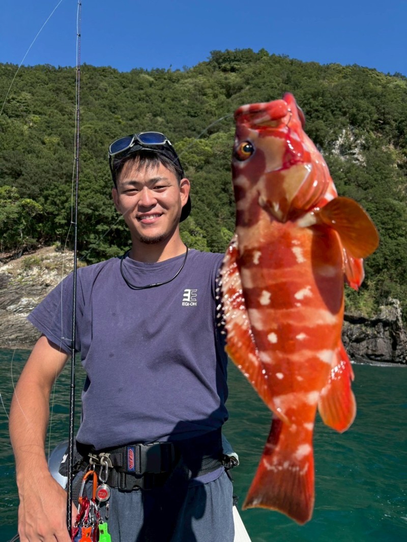 三重県尾鷲でボートからルアーでアカハタ・オオモンハタ釣果