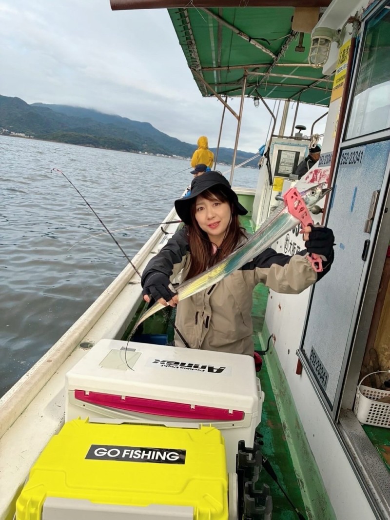 大阪泉南「第二小島丸」のタチウオテンヤでタチウオ釣果