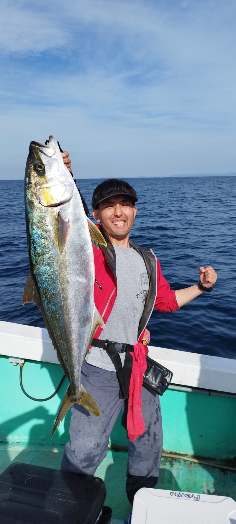 福岡県の釣船「海龍丸」の落とし込みでヒラマサ釣果