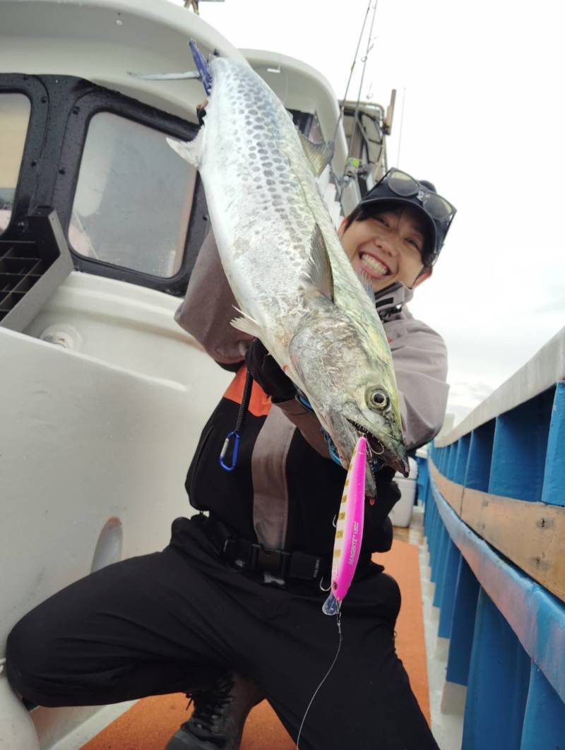 三重県伊勢湾の船からサワキャスでサワラ釣果