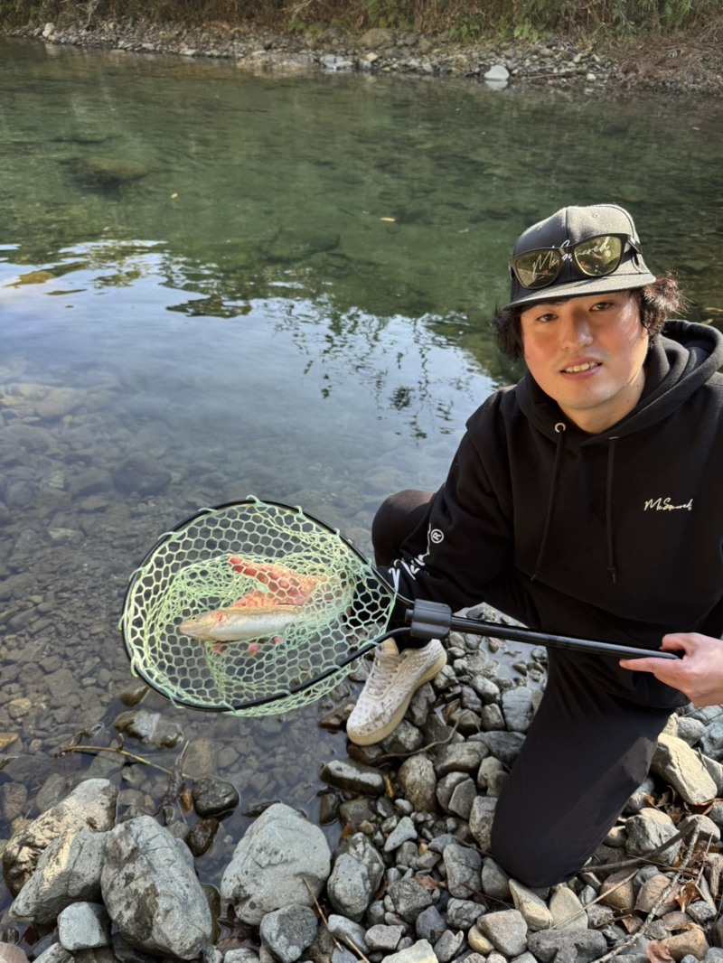 大阪府高槻市の管理釣り場「芥川マス釣り場」でニジマス釣果