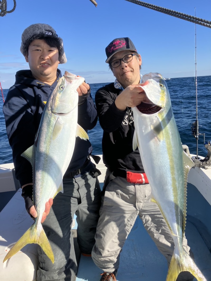 兵庫県香住沖の船からの落とし込み釣りでブリ・ヒラマサ釣果