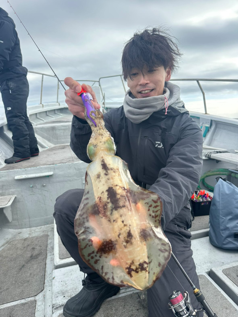三重県「名古丸」のティップランでアオリイカ釣果