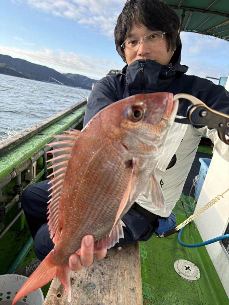 大阪府泉南の「小島丸」でひとつテンヤ真鯛釣果