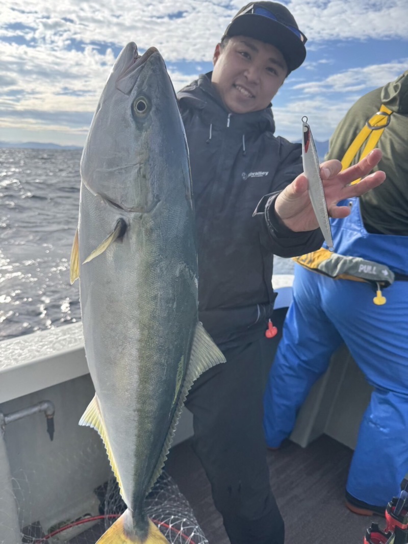 京都府宮津市から出船の「エビス」でブリ釣果